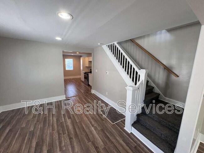 Foto del edificio - 3729 N Kenwood Ave