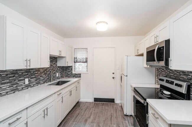 Building Photo - 98-1395-1395 Hinu Pl