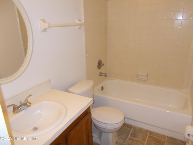 Building Photo - 2531 Townsquare Dr