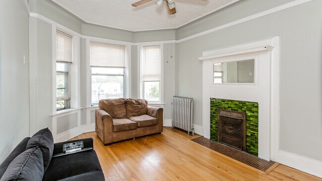 Foto del edificio - 2941 W Belmont Ave