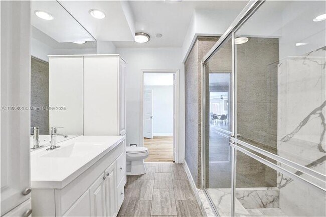 Foto del edificio - 2031 NE 62nd St