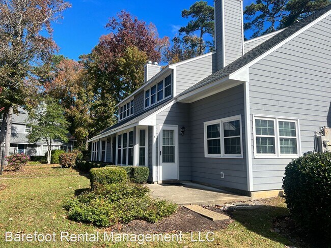 Building Photo - 2 br, 1.5 bath House - 1210 Benna Dr 6F