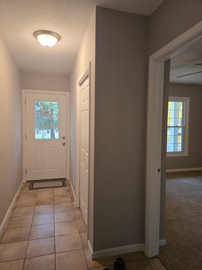 Foto del edificio - 5580 Shorewood Ln