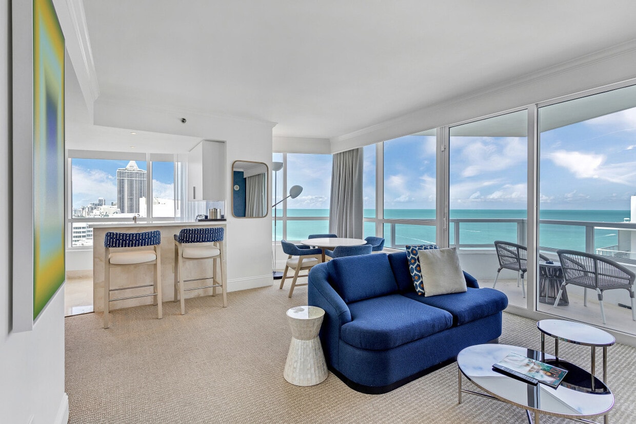 Foto principal - 4401 Collins Ave