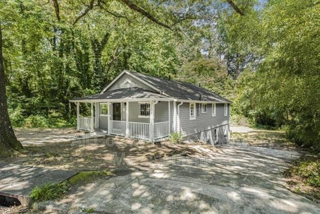 Photo - 2845 3rd Ave SW Apartment