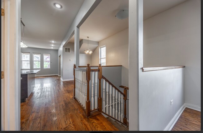 Foto del edificio - 3444 W Schubert Ave