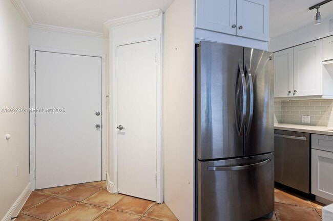 Building Photo - 3028 Center St