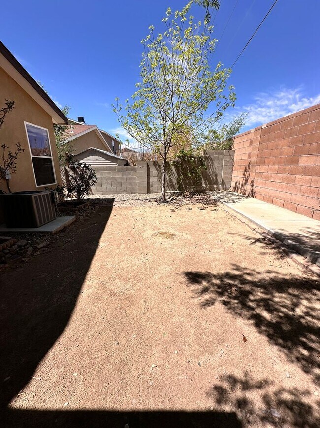 Building Photo - Comin Soon 4 Bedroom 2 Bathroom with 2 Car...