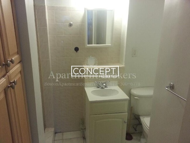 Building Photo - 224 Hanover St