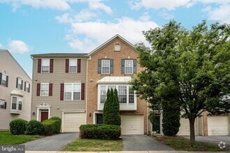 Building Photo - 1440 Pangbourne Way