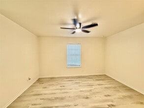 Building Photo - 6401 Skyline Dr