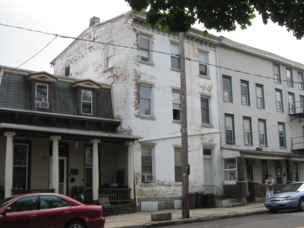 Foto del edificio - 326 W BROAD St