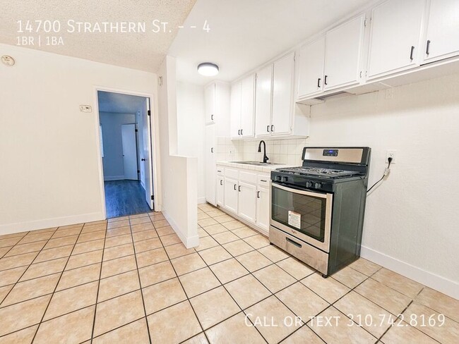 Building Photo - Spacious First Floor 1 Bedroom Apartment W...