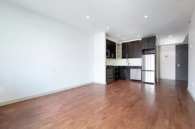 Building Photo - 57 Graham Avenue