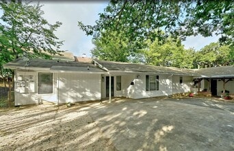 Building Photo - 2407 Winsted Ln