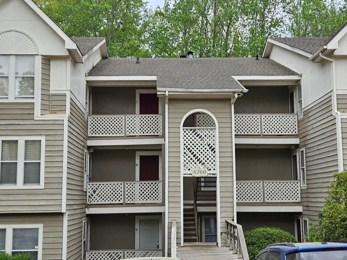 Foto principal - 1004 Brookhollow Dr