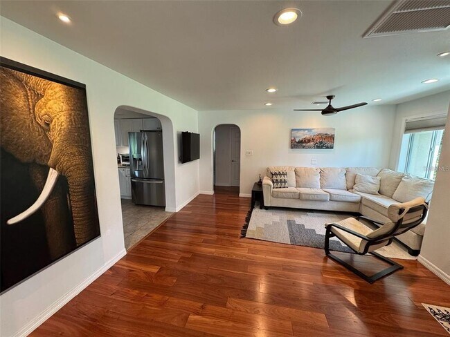 Foto del edificio - 136 25th Ave N