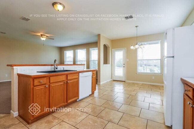 Building Photo - 5237 Bay View Dr