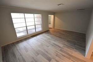 Foto del edificio - 8322 Wynbrook St