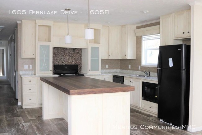 Building Photo - 3 bedroom in Mishawaka IN 46544