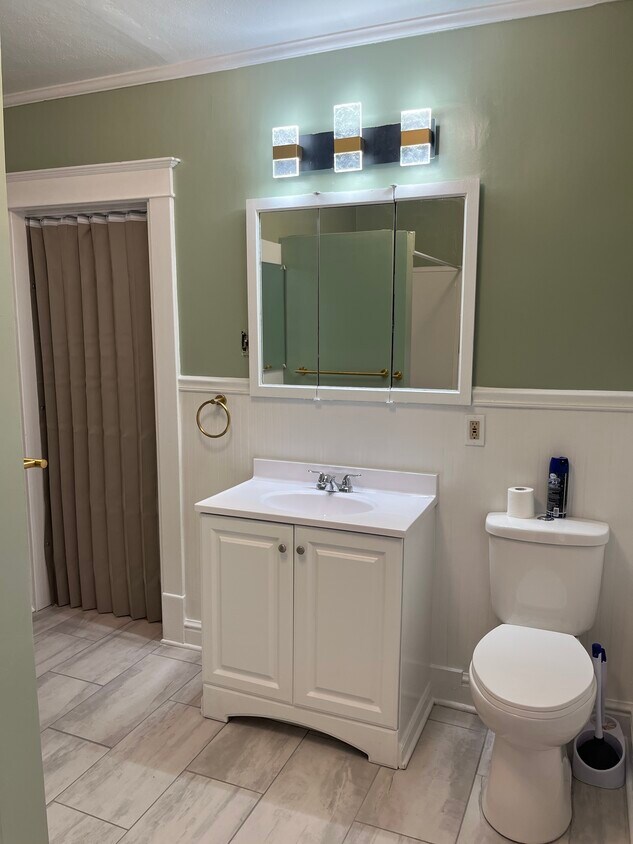 Building Photo - 902 Chicago Ave