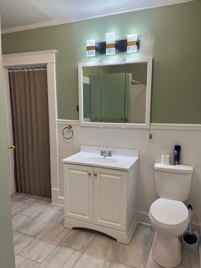 Photo - 902 Chicago Ave Apartment