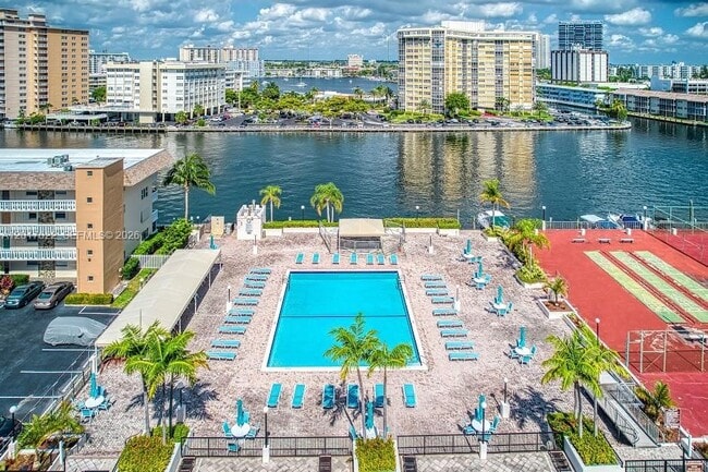 Foto del edificio - 1865 S Ocean Dr
