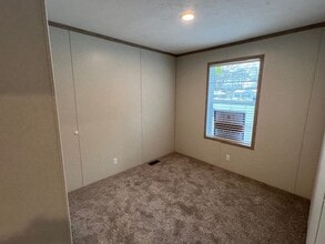 Building Photo - 114 S Red Bud Trail