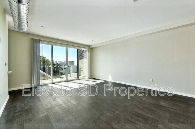 Foto del edificio - 2466 1st Ave.