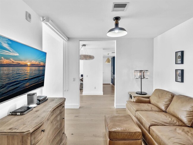 Foto del edificio - 1300 Brickell Bay Dr