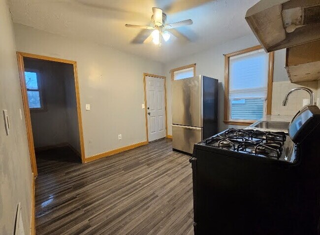 Cocina con comedor integrado y despensa amplia. - 8 Navillus Ter