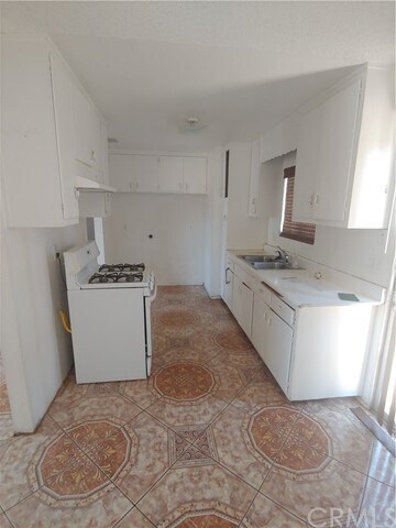 Foto del edificio - 24679 Starcrest Dr