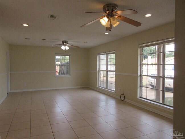 Building Photo - 4249 Queens Ct