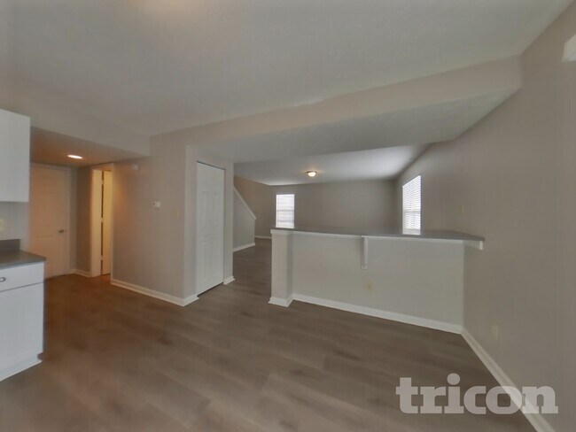 Foto del edificio - 3713 Mechanicsburg Dr