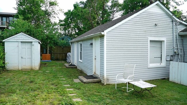 Building Photo - 112 Lucile St