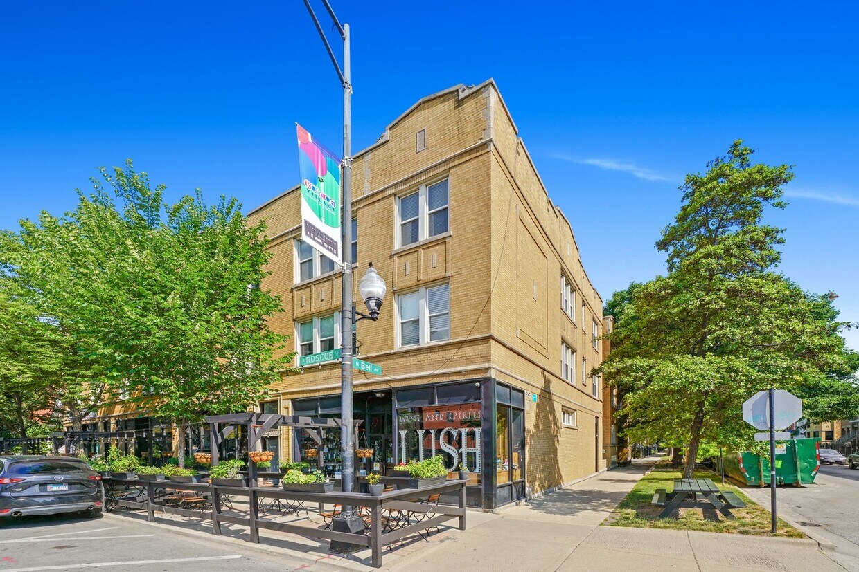 Primary Photo - 2234 W Roscoe St