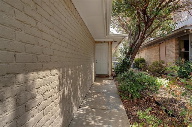 Building Photo - 507 S Las Vegas Trail