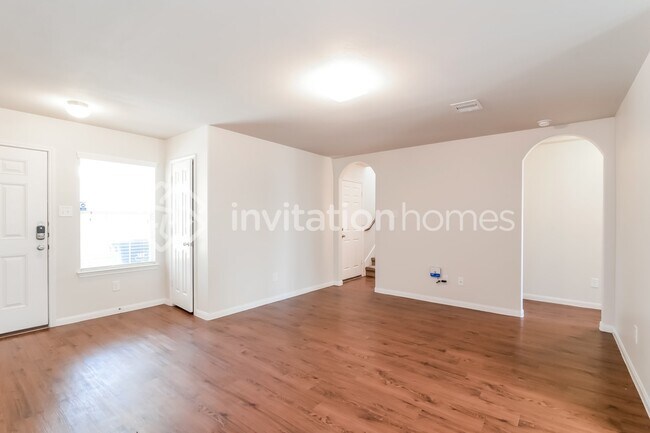 Building Photo - 18706 Dennington Dr