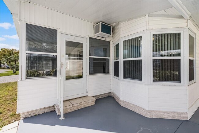 Foto del edificio - 6639 Westchester Dr NE