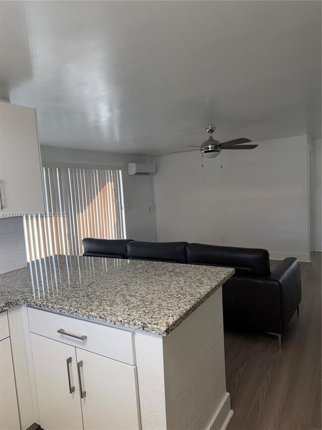 Foto del edificio - 9970 SW 40th Terrace