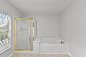 Building Photo - 630 Hawthorn Pl