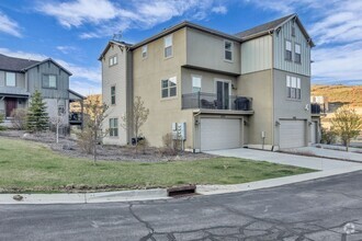Building Photo - 1072 W Cattail Ct