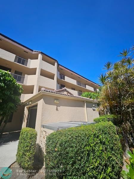 Primary Photo - 2659 Carambola Cir N