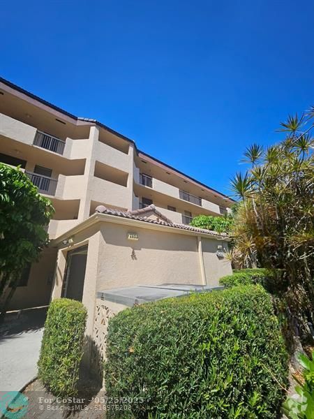 Building Photo - 2659 Carambola Cir N