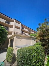 Building Photo - 2659 Carambola Cir N