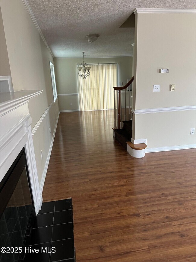 Foto del edificio - 3959 Sterling Pointe Dr