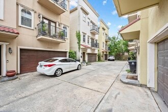 Building Photo - 5405 Kansas St