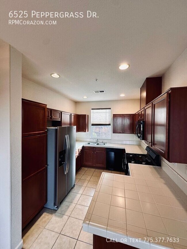 Foto del edificio - 6525 Peppergrass Drive