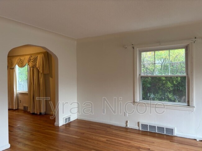 Foto del edificio - 1939 Ewald Cir