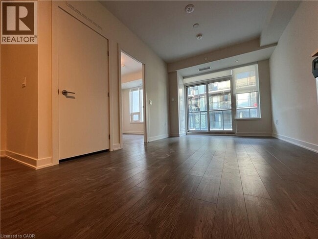 Building Photo - 212 King William St